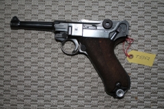 T-5352Valmistaja: Mauser Kal: 9,00 x 19mmAseen numero: 9928	Kunto: Erittäin hyväInfo: 41 Mauserin valmistama ase (byf). Alkuperäinen sinistys ja numerotarkka ase (pl lipas). Lähtöhinta: €300.00 Myyjä: Martti Pajala