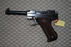 T-5353Valmistaja: VKT  Kal: 9,00 x 19mmAseen numero: 1269	Kunto: Erittäin hyväInfo: I-sarjan alkupään ase. Numerotarkka ja alkuperäinen sinistys.Lähtöhinta: €500.00Myyjä: Martti Pajala