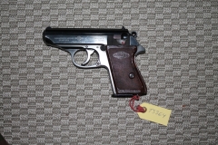 T-5364Valmistaja: ManurhinKal: 7,65 x 17mmAseen numero: 157166Kunto: ErinomainenInfo: Alkuperäinen sinistys.Lähtöhinta: €50.00Myyjä: Martti Pajala
