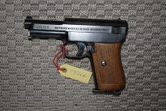 T-5366Valmistaja: MauserKal: 7,65 x 17mmAseen numero: 231977Kunto: Erittäin hyväInfo: Alkuperäinen sinistys ja numerotarkka. Lähtöhinta: €40.00Myyjä: Martti Pajala