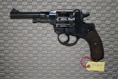 T-5367Valmistaja: TulaKal: 7,62 x 38RAseen numero: 1208Kunto: HyväInfo: Valmistettu 1938. Alkuperäinen sinistys ja numerotarkka. Piipussa pientä kulumaa. Lähtöhinta: €150.00Myyjä: Martti Pajala