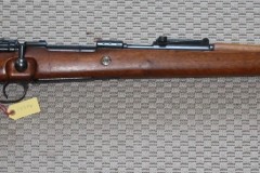 T-5378Valmistaja: MauserKal: 8 x 57RAseen numero: 14912Kunto: ErinomainenInfo: Portugalin vientimalli, valmistettu 1941.Lähtöhinta: €150.00Myyjä: Martti Pajala